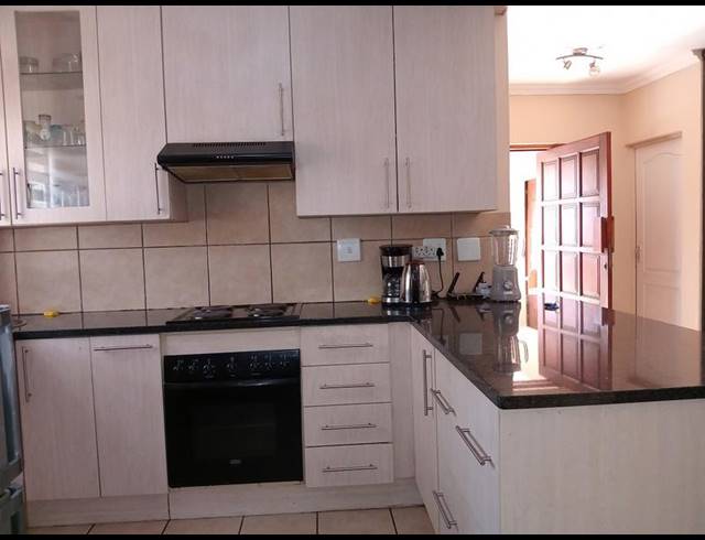 3 BEDROOM HOUSE FOR SALE IN VANDERBIJLPARK SE 8